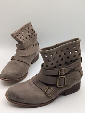Hinge | Leather Laser Cut Ankle Boots | 7M